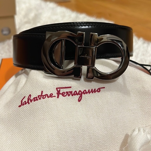Salvatore Fegarramo belt size 3 ( Like Large) Brand new perfect condition. - Picture 1 of 7